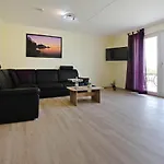 Reihenhaus In Plau Am Mit Terrasse Und Balkon Prázdninový dům *