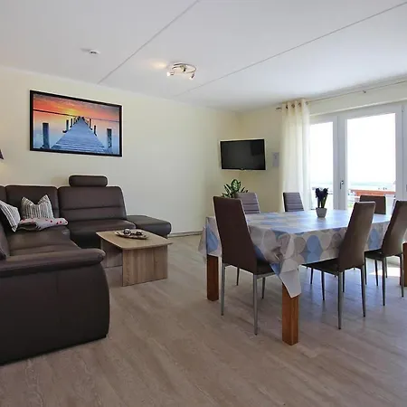 Feriehus Reihenhaus In Plau Am Mit Terrasse Und Balkon