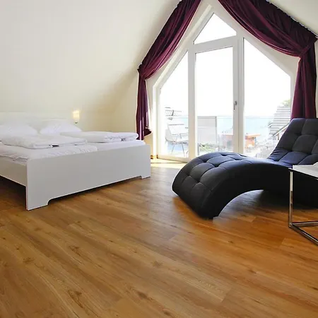Feriehus Reihenhaus In Plau Am Mit Terrasse Und Balkon *